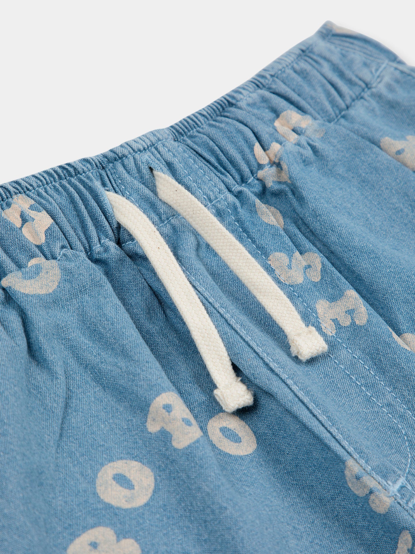 Jeans in denim per bambini con logo all-over,Bobo Choses,124AC117