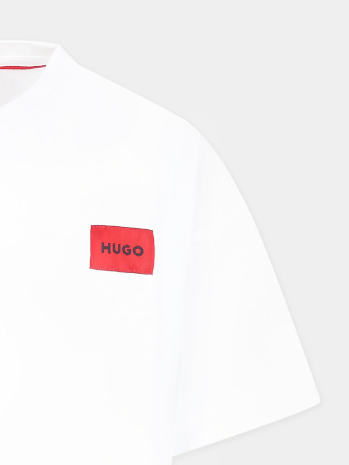 White t-shirt for boy with logo