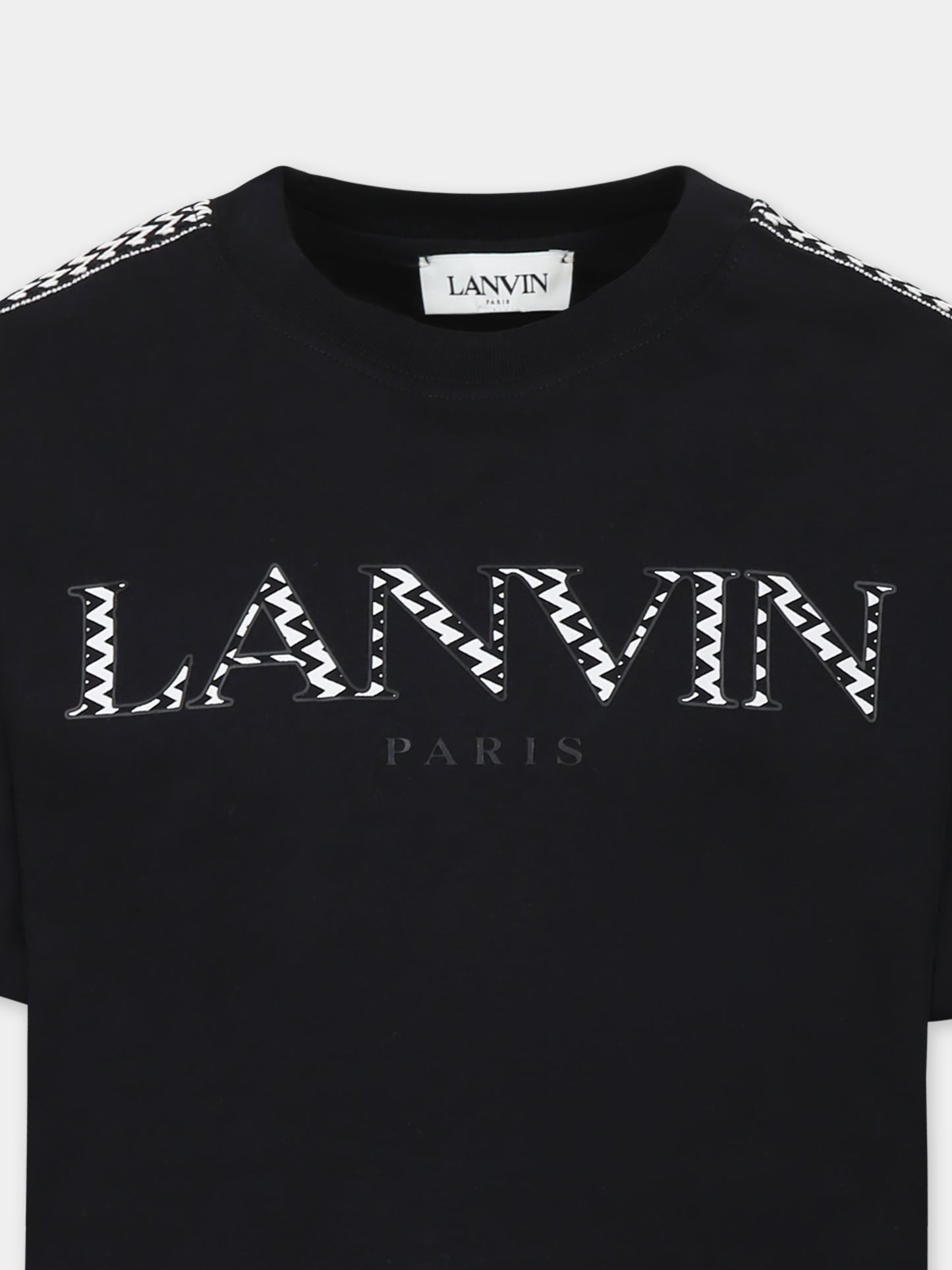 Black t-shirt for boy with logo