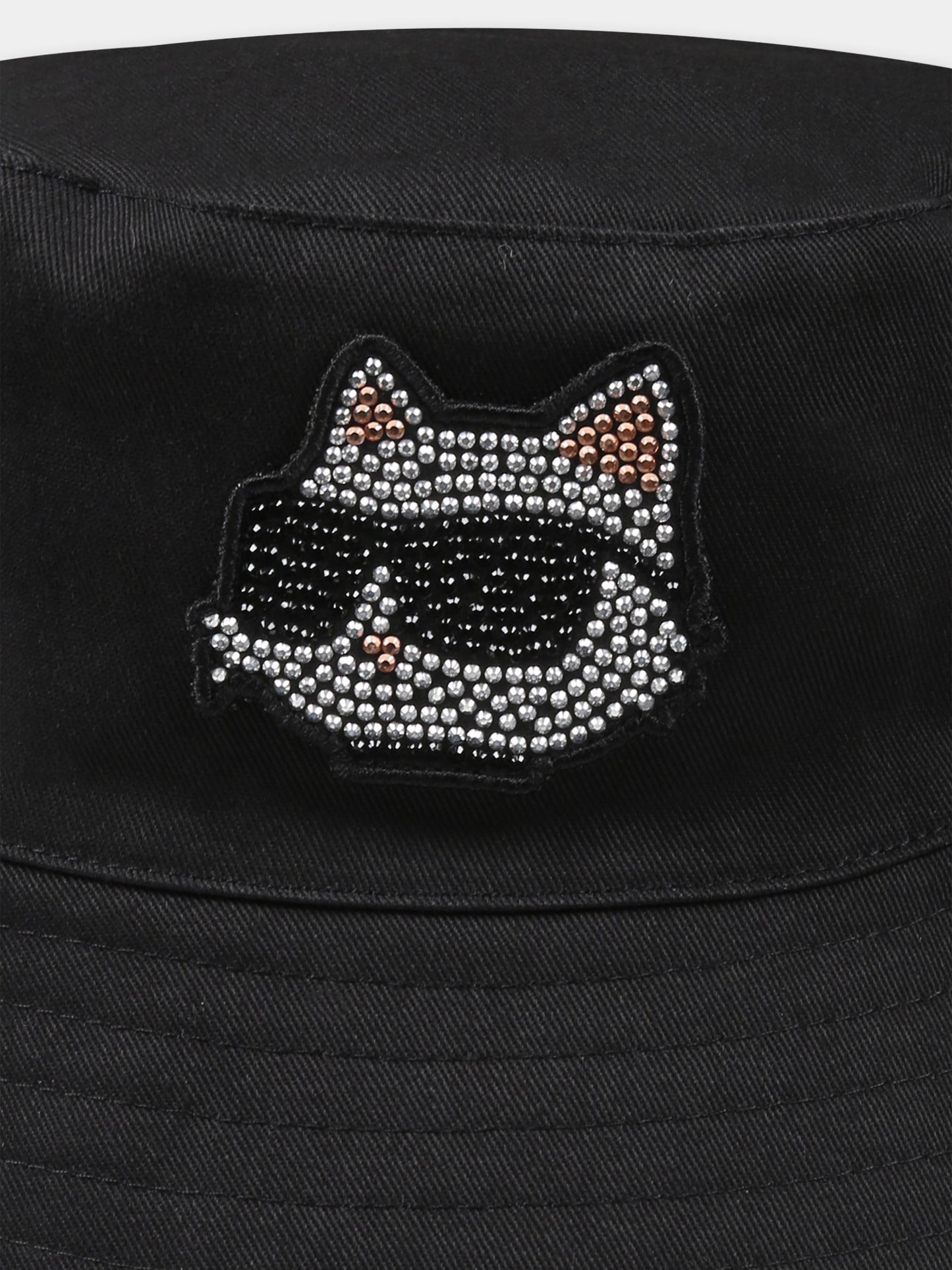 Black cloche for girl with Choupette