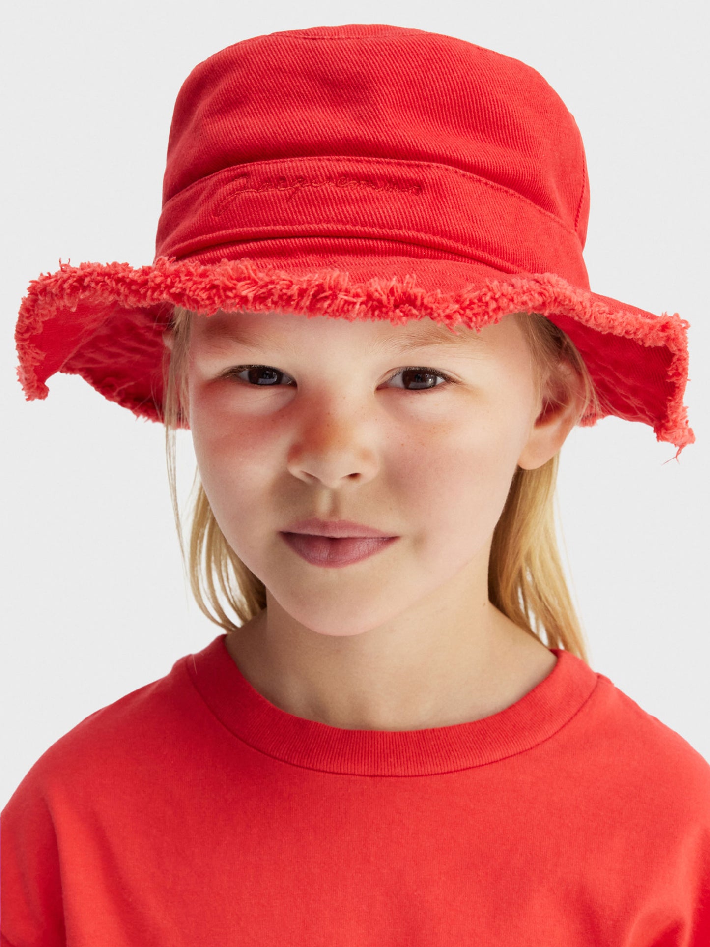Red 'Le Bob Artichaut' cloche for kids