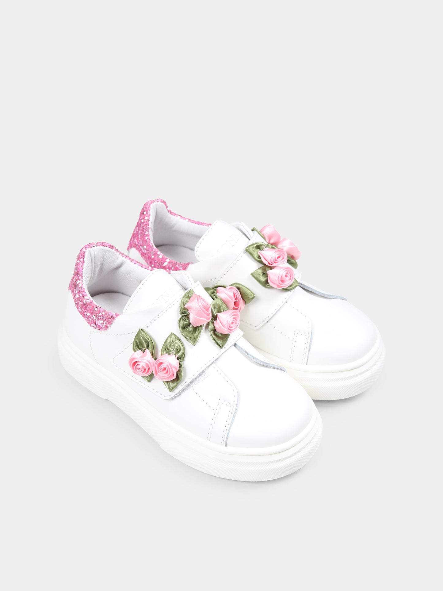 Sneakers bianche per bambina con rose,Monnalisa,83E003 5721 9990