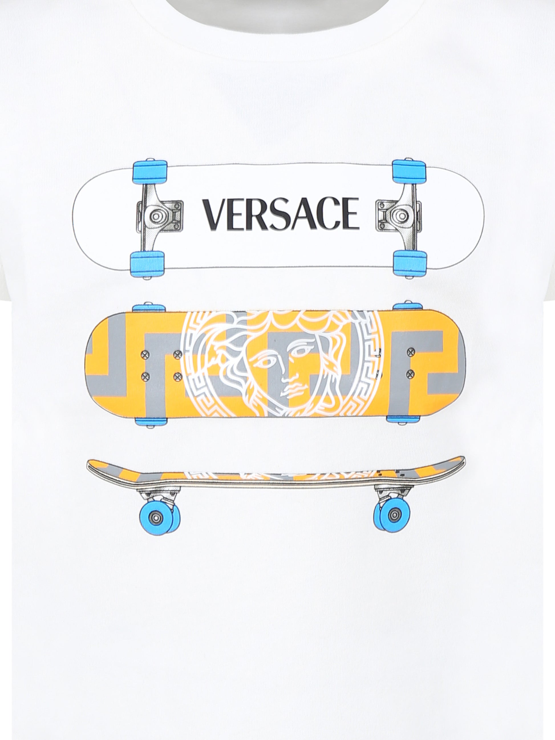 T-shirt bianca per bambino con logo Versace e skateboard,Versace,1018560 1A13231 2W070