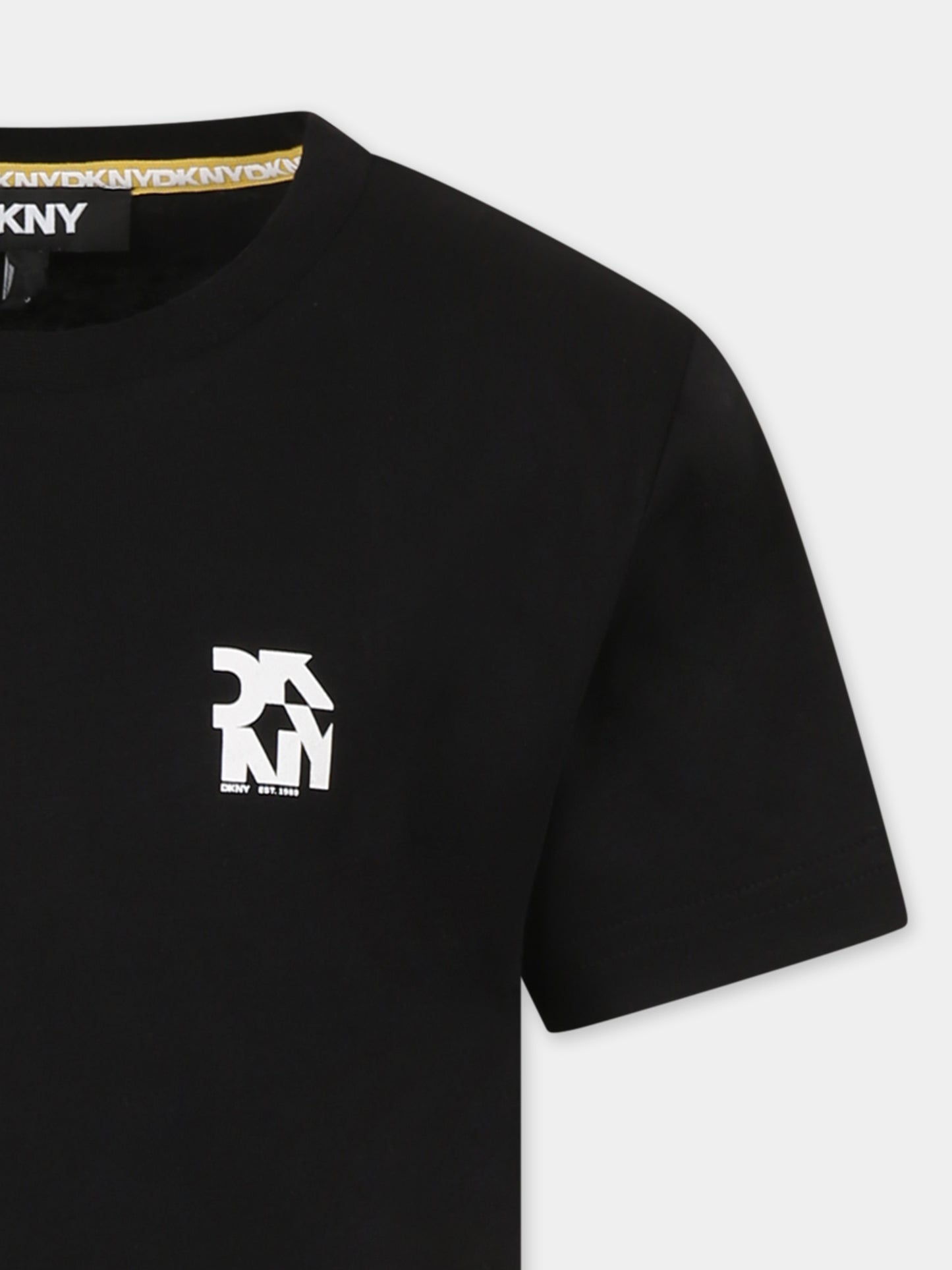 T-shirt nera per bambina con logo bianco,Dkny,D62297 09B