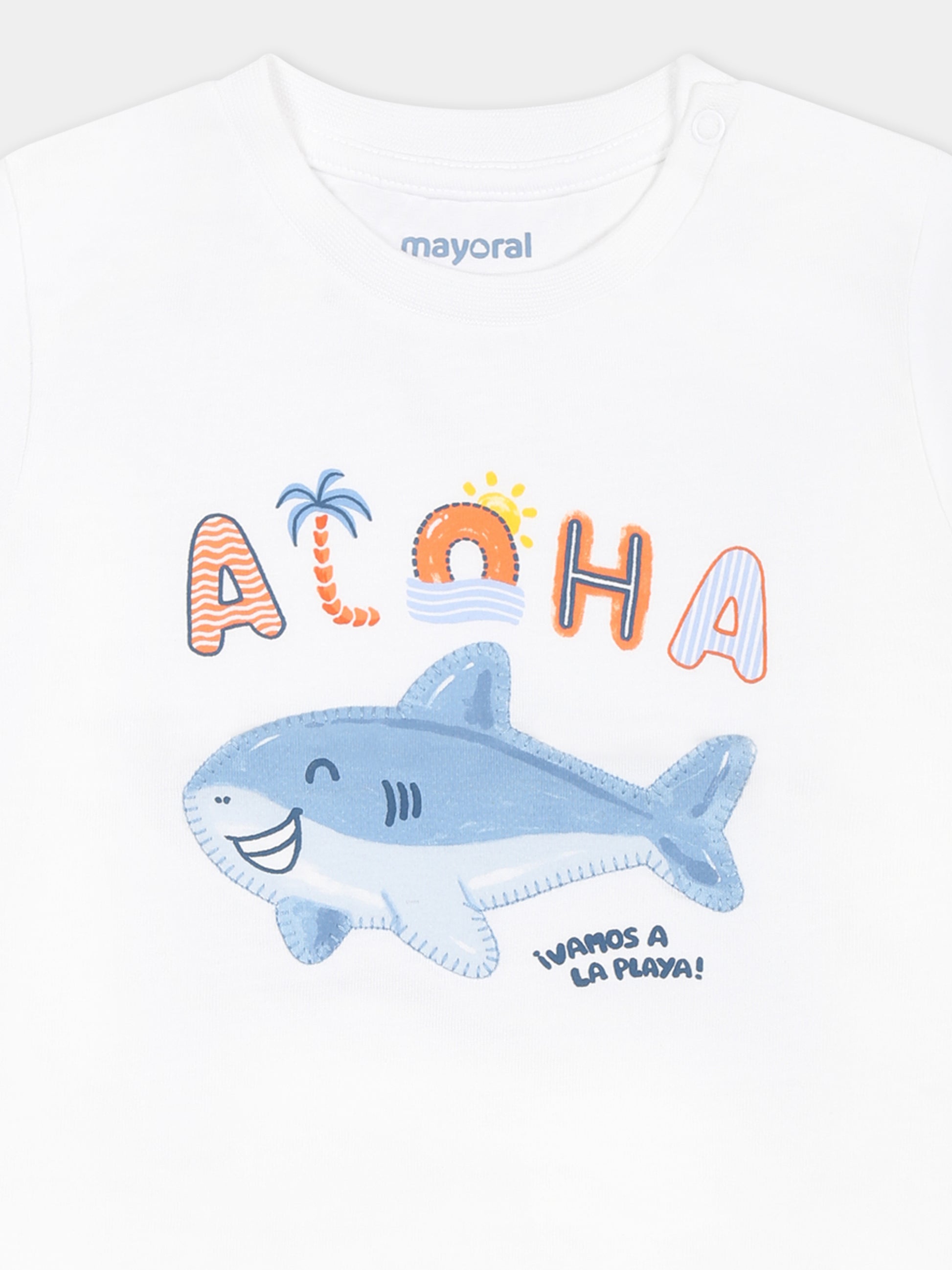 T-shirt bianca per neonato con stampa squalo e scritta,Mayoral,1066 056